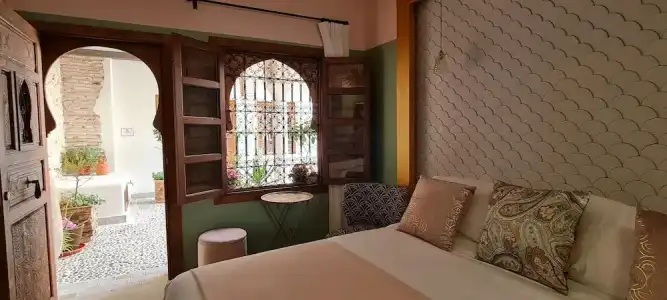 Murallas de Jayran Boutique - 35