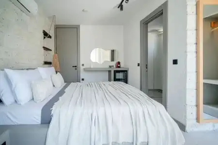 Derin Alaçatı - 136