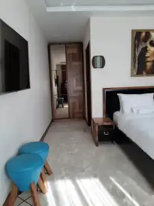 Waikiki Apartments - 24