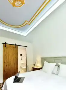 Hostal Girona - 14