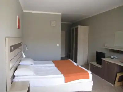 Blue Orange Beach Resort - 24