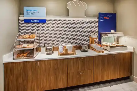 Holiday Inn Express & Suites Minneapolis – West End by IHG - 29