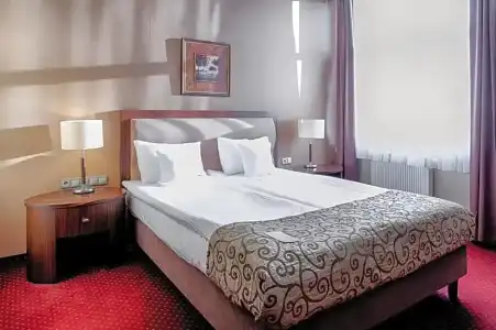 Grand Royal - 76