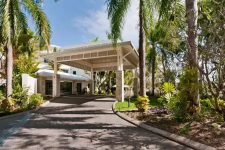 Mandalay Luxury Beachfront Apartments - 13