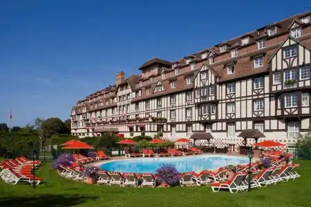 Hôtel Barrière L'Hôtel du Golf Deauville - 23