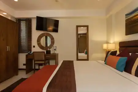 The Somerset - 5