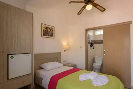 Nikos - 3