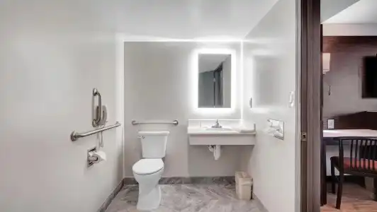 Days Inn & Suites by Wyndham Niagara Falls/Buffalo - 30
