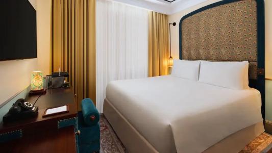 Maxwell Reserve Singapore, Autograph Collection - 55