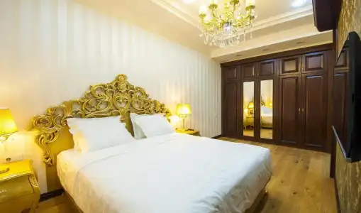 Monday Royal Apart - 237