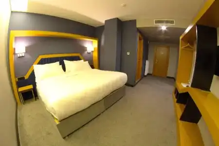 Roof 264 and Suites - 74