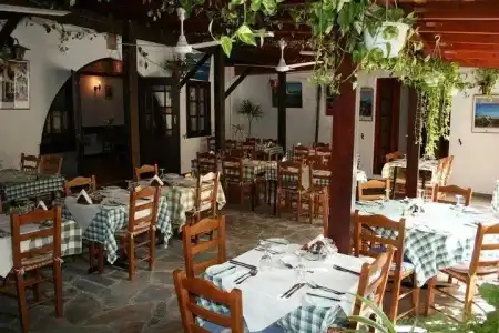 The Bunch of Grapes Inn - 6
