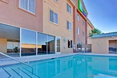 Holiday Inn Express Las Vegas-Nellis by IHG - 7