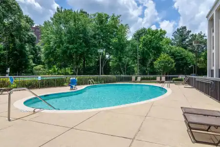 Spark by Hilton Atlanta Airport South College Park - 12