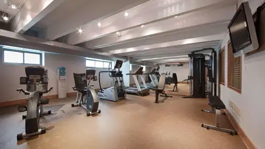 Best Western Plus Milwaukee West - 25