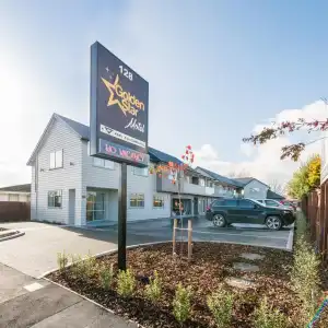 Golden Star Motel - 13