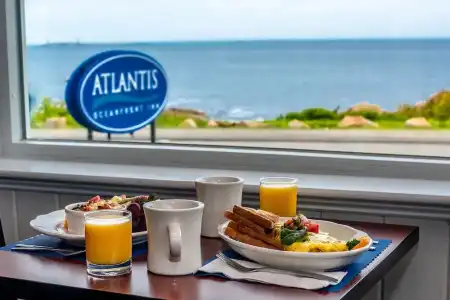 Atlantis Oceanfront Inn Gloucester - 10