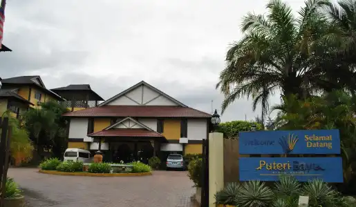 Puteri Bayu Beach Resort - 25