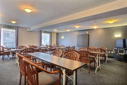 Super 8 by Wyndham Trois-Rivieres - 13