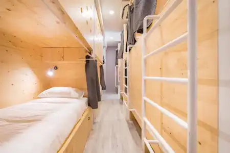 Nornyaowarat Hostel - 26