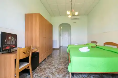 Sisters Hostel - 64