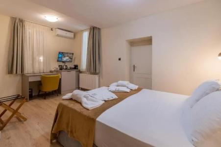 Plaka Arch Suites - 16
