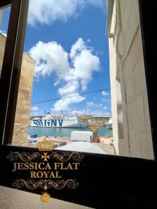 Jessica Flat - 46