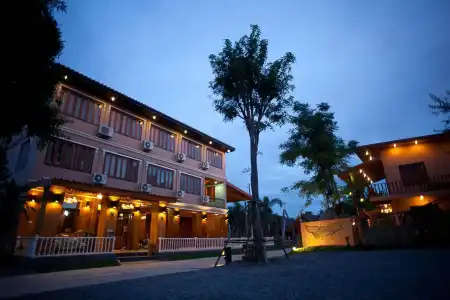 Srisawat Resort - 8