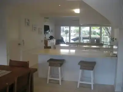 Noosa Entrance Waterfront Resort - 90