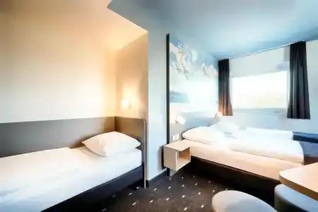 Moxy Berlin Airport - 48