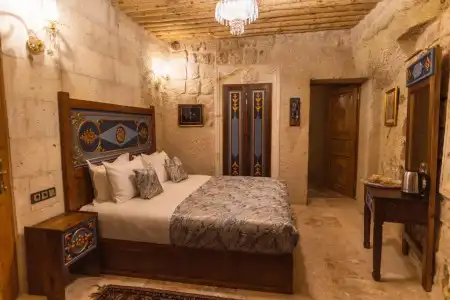 Solo Cave Suites - 199