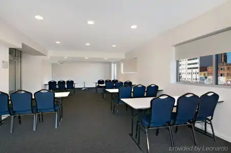 Chifley Apartments Newcastle - 14