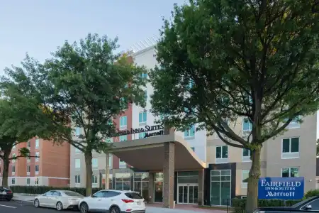 Fairfield Inn & Suites New York Queens/Fresh Meadows - 20