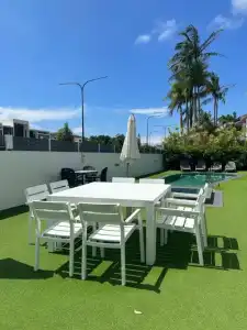 Noosa Parade Holiday Inn - 92