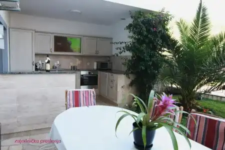 Montelux Apartments - 52