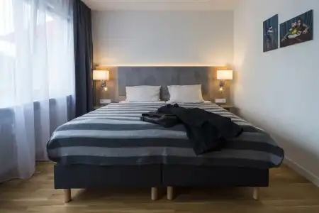2Places Side - 1