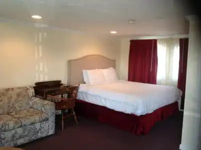 The Tides Motel - 24