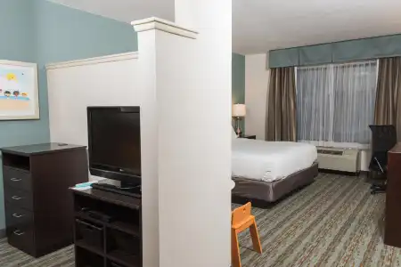 Wyndham Garden Erie - 1
