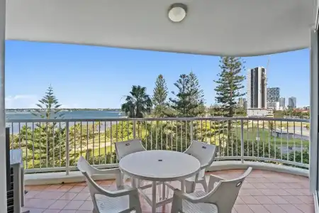 Crystal Bay on the Broadwater - 281