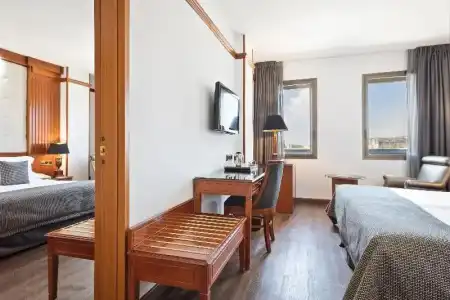 Best Western Premier CMC Girona - 57