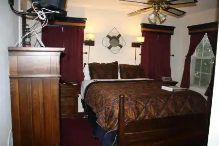 Woodrow House Bed & Breakfast - 56