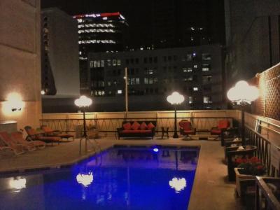 Funky Pool Side Cabana in Dtphx - 3