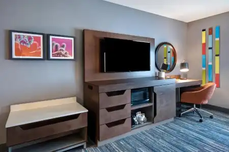 Hampton Inn & Suites Las Vegas Convention Center - No Resort Fee - 49