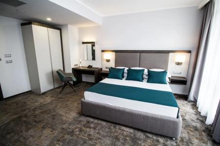 Best Western Plus Premium Inn - 55