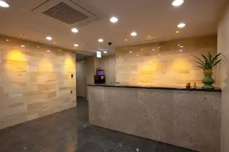 Daewoo Inn - 1