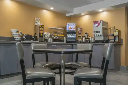 Comfort Inn Leamington - 22
