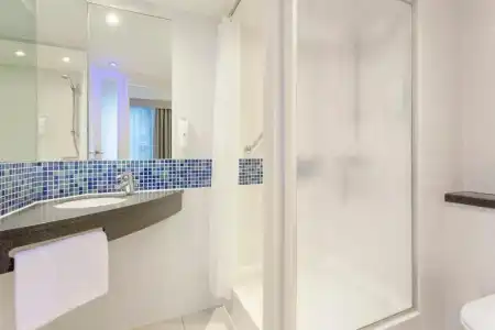 Holiday Inn Express London - Park Royal by IHG - 59