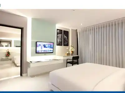 Serenotel Pattaya Beach Front - 36