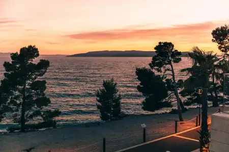 Romana Beach Apartments - 20