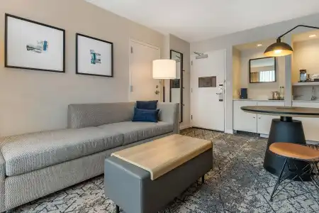 Sheraton Suites Old Town Alexandria - 110